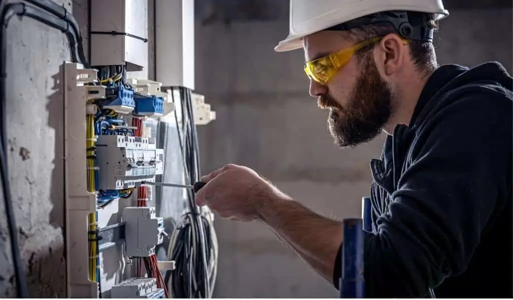 Eletricista Residencial: reforma ou a manutenção elétrica em sua residência.