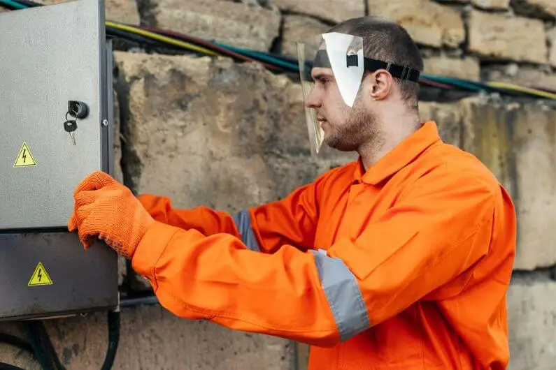 O Que Faz Eletricista Industrial